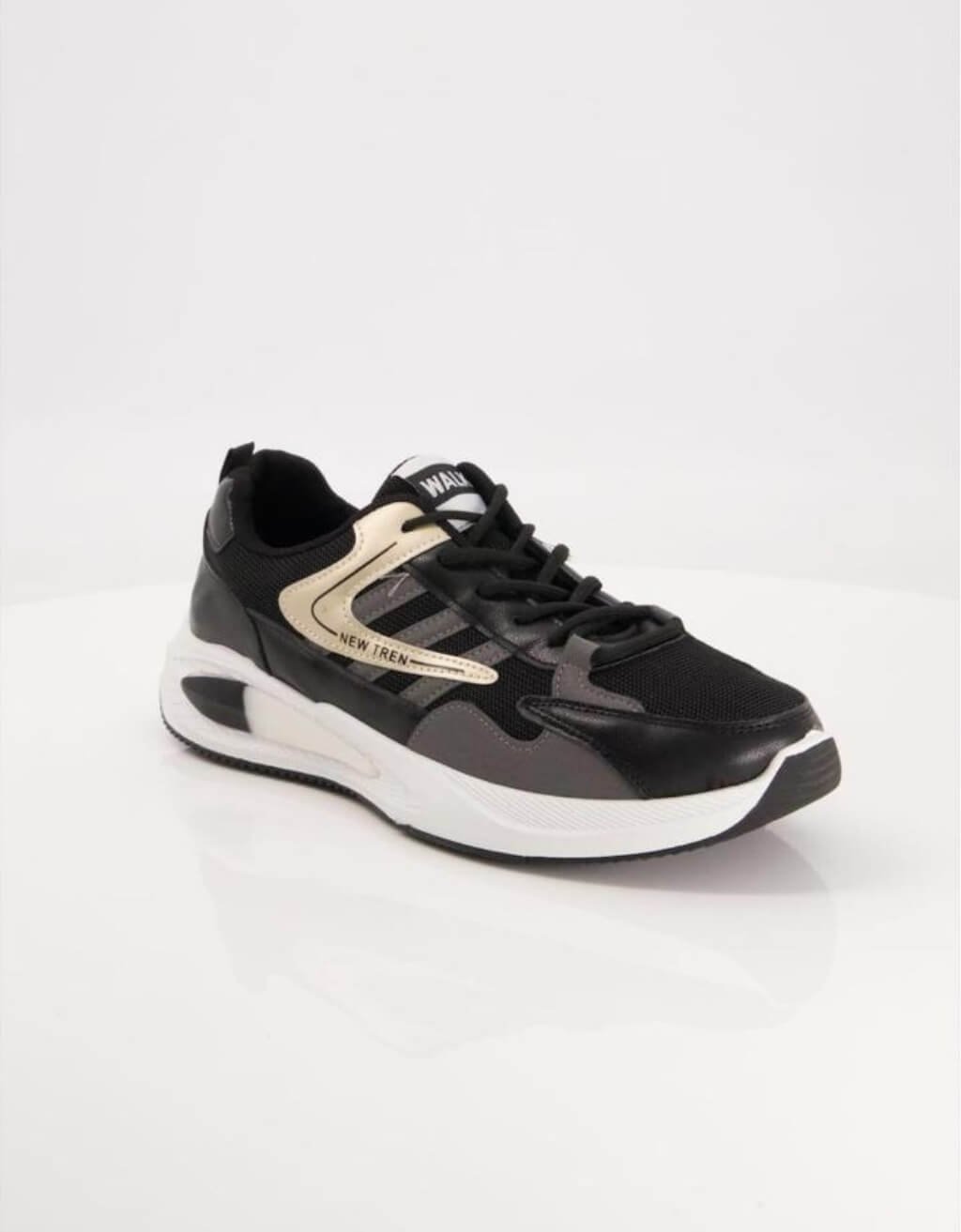 Black 'New Tren' Sneakers